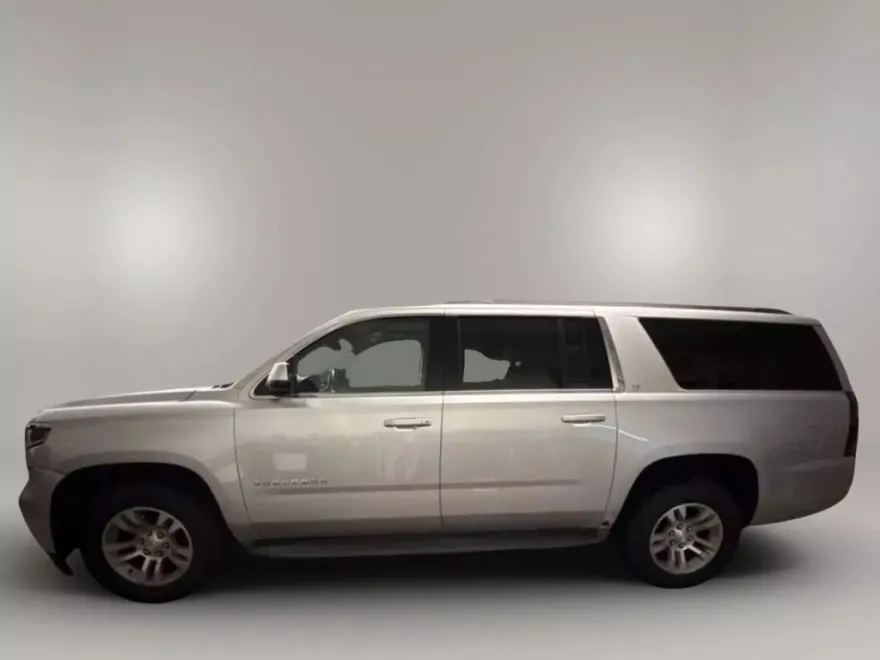 2015 Chevrolet Suburban LT photo 1