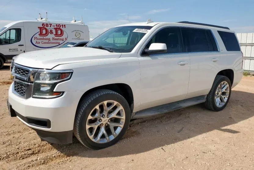 2016 Chevrolet Tahoe LT photo 1