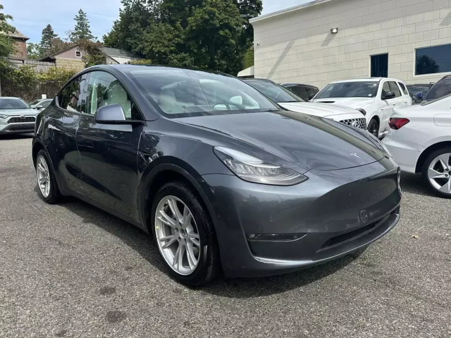 2021 Tesla Model Y Long Range photo 1