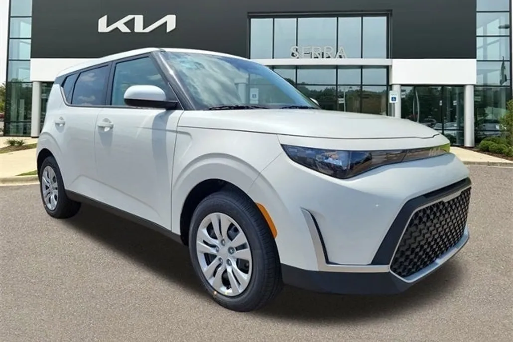 2025 Kia Soul LX photo 1