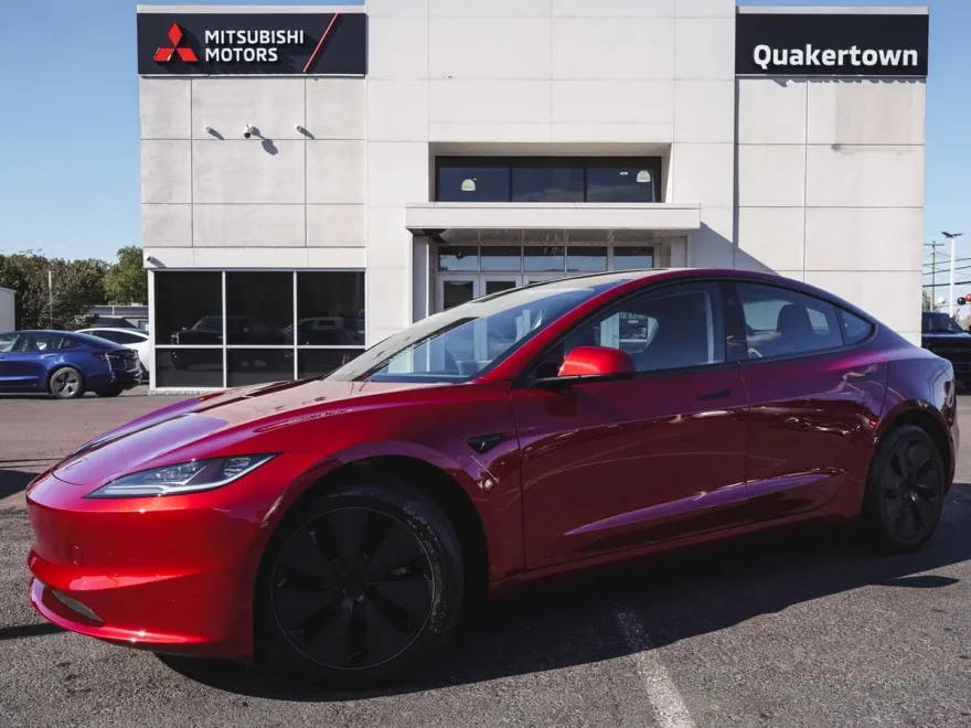 2025 Tesla Model 3 Long Range photo 1
