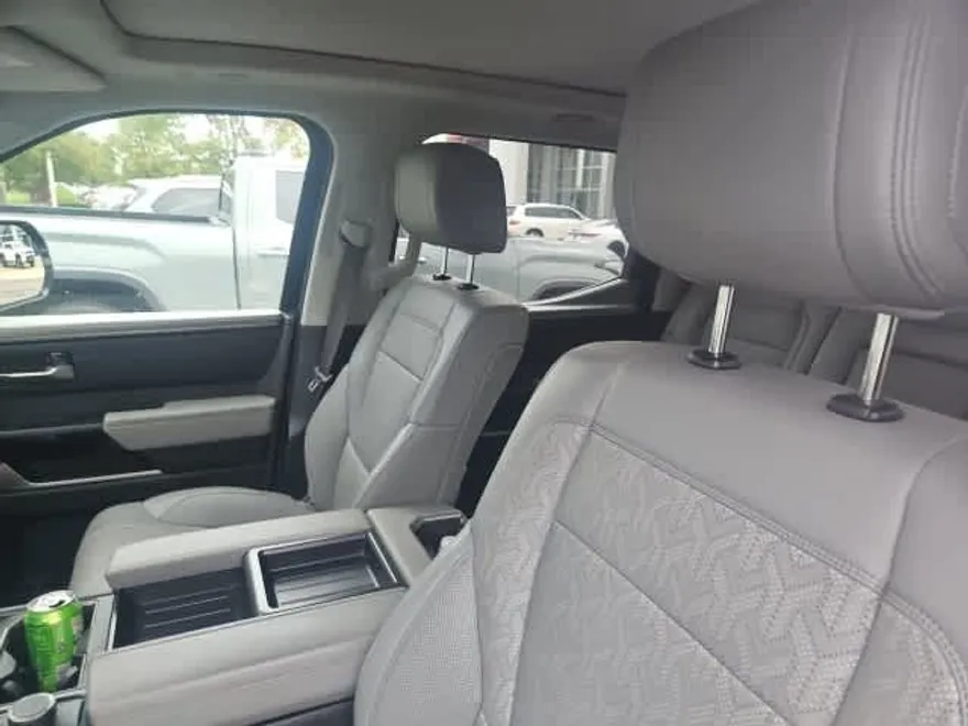 2022 Toyota Tundra Limited photo 1