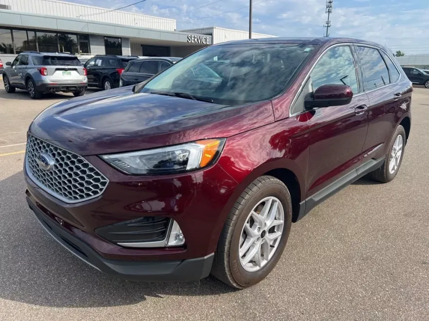 2023 Ford Edge SEL photo 1