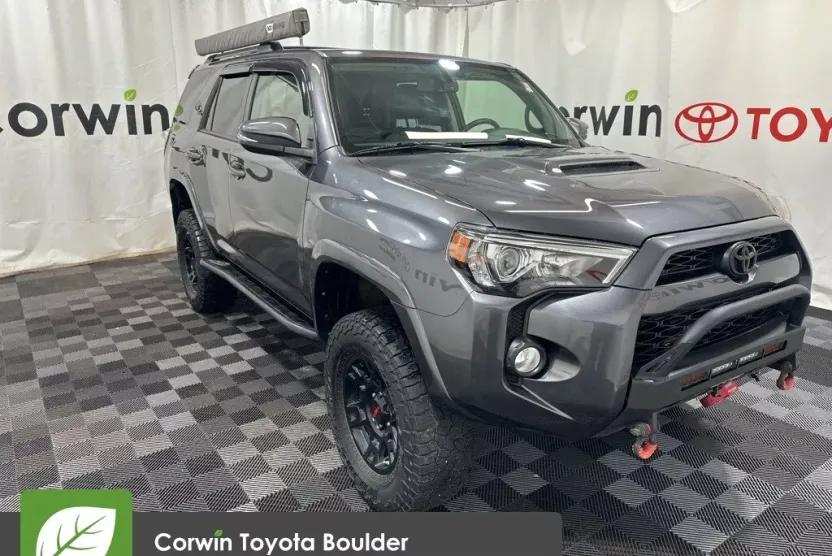2018 Toyota 4Runner TRD Off-Road Premium photo 1