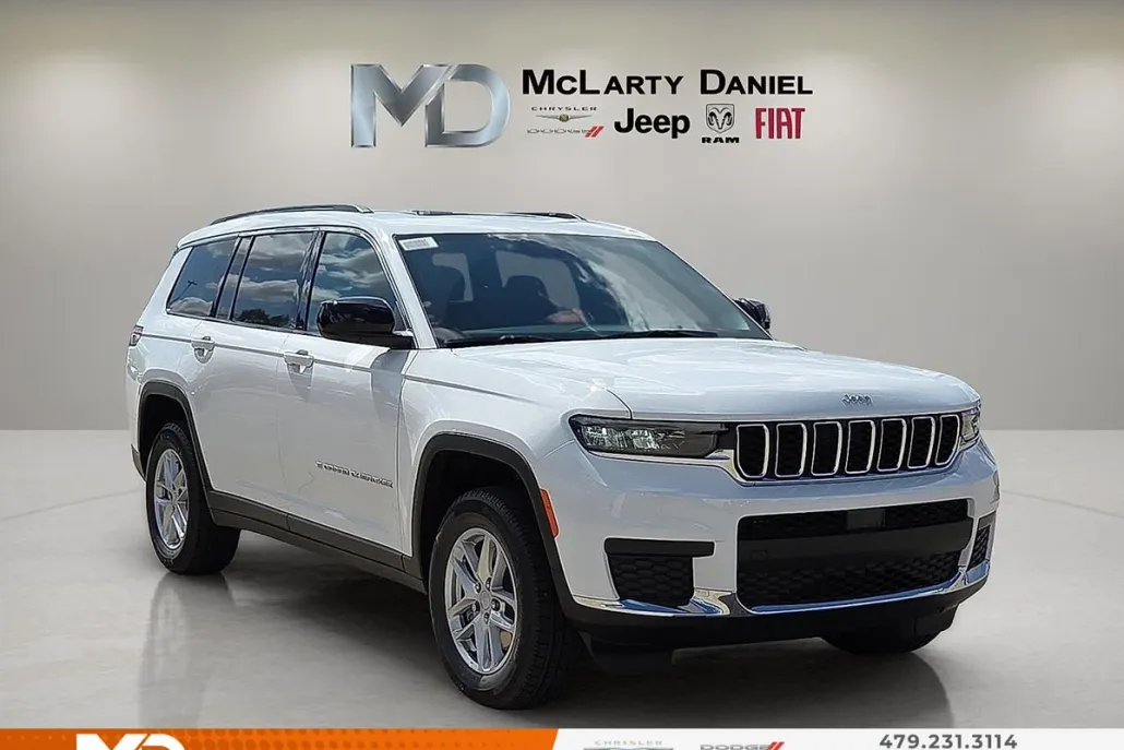 2025 Jeep Grand Cherokee Laredo photo 1