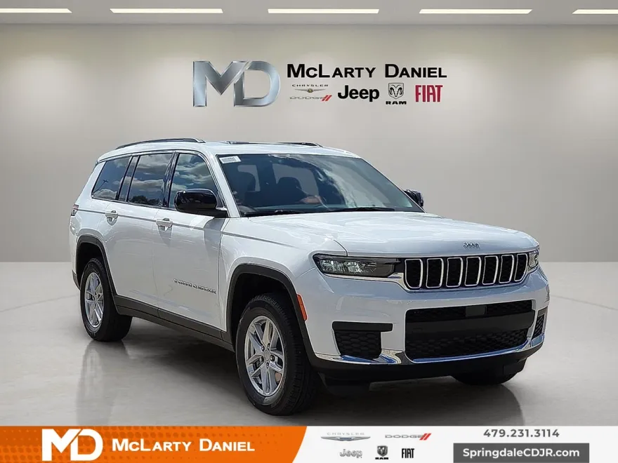 2025 Jeep Grand Cherokee Laredo photo 1