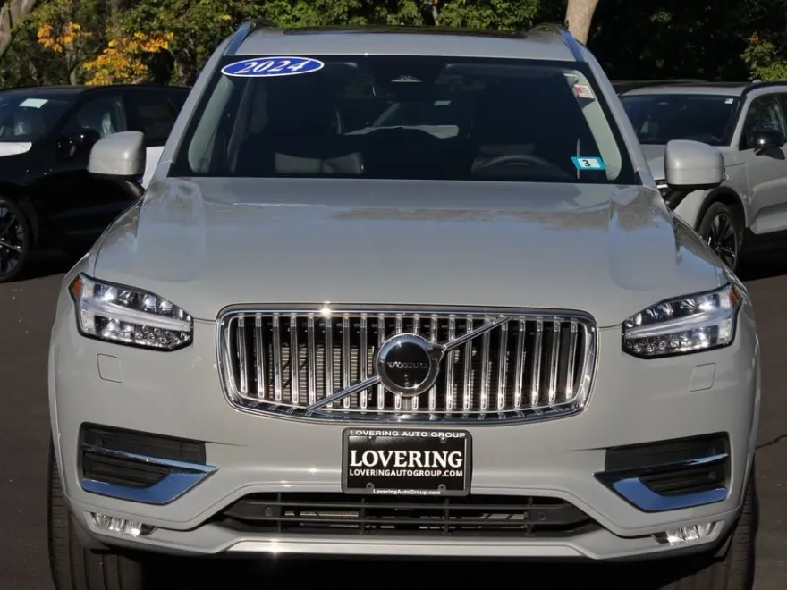 2024 Volvo XC90 Plus photo 1