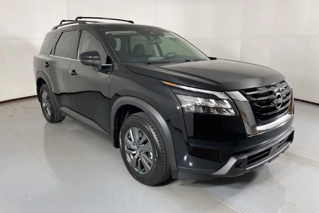 2025 Nissan Pathfinder SV photo 1