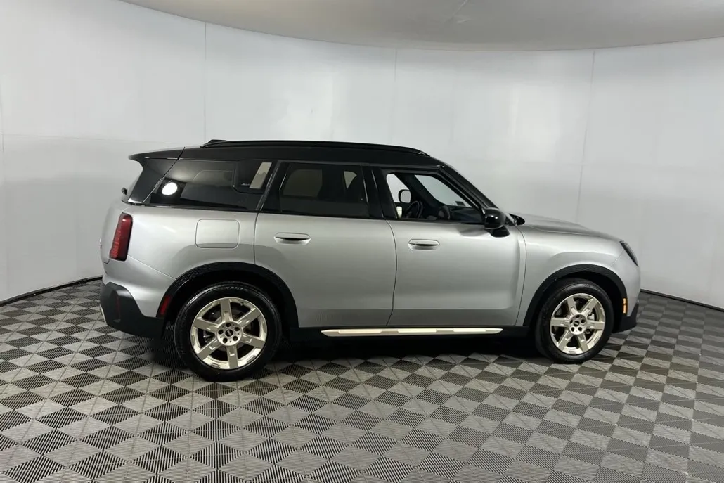 2025 Mini Cooper S ALL4 photo 1