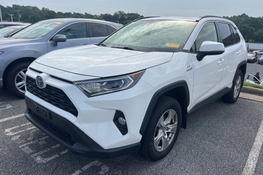 2019 Toyota RAV4 Hybrid XLE photo 1