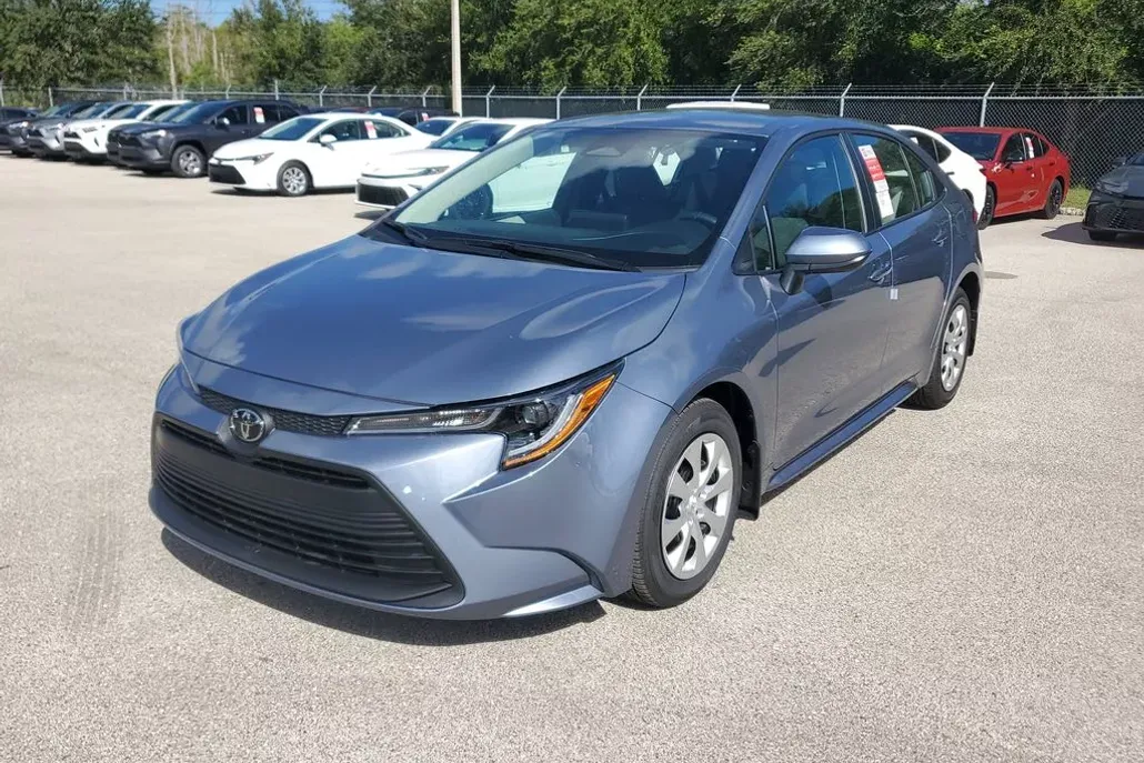 2026 Toyota Corolla LE photo 1