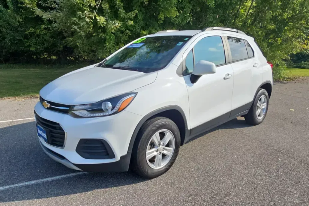 2022 Chevrolet Trax LT photo 1