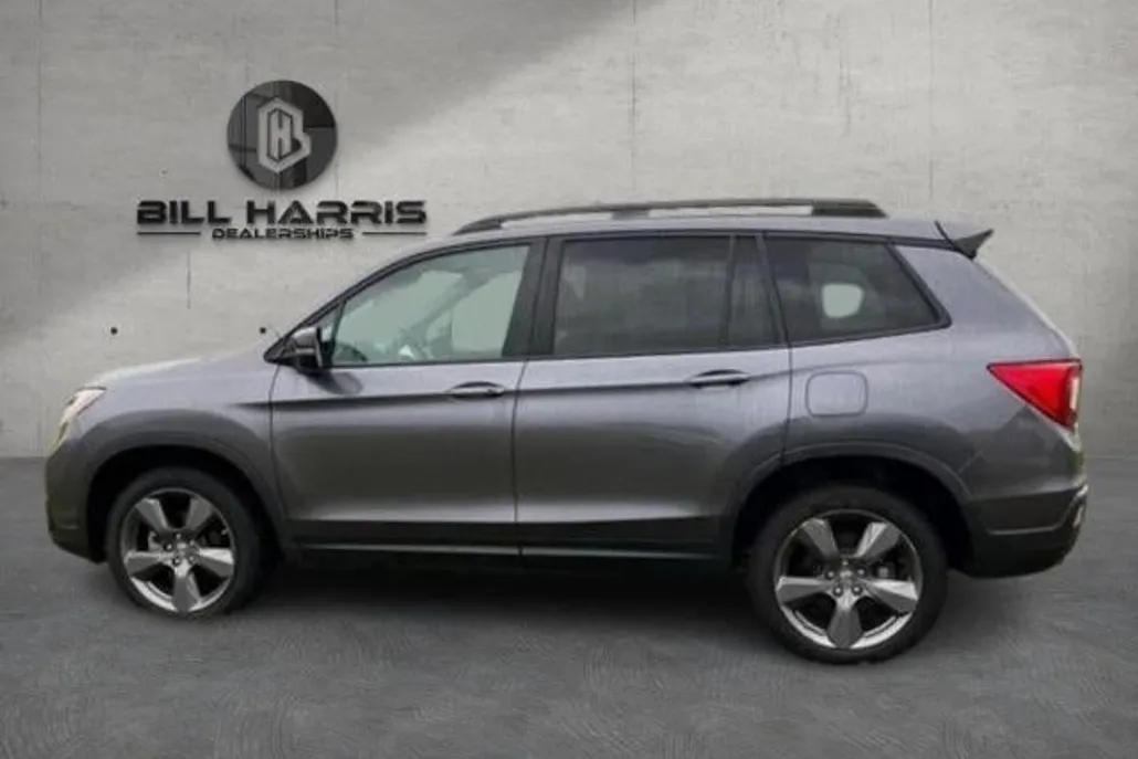 2019 Honda Passport Touring photo 1