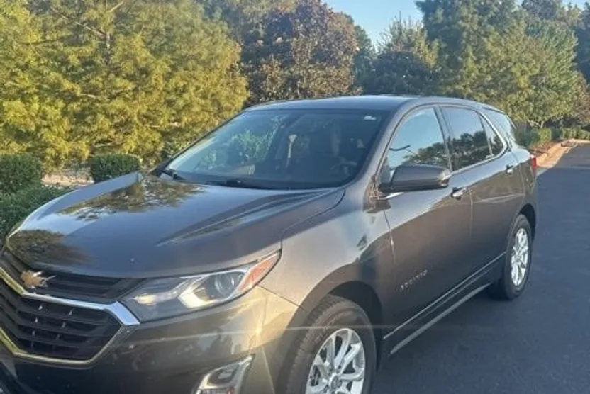 2018 Chevrolet Equinox LT photo 1