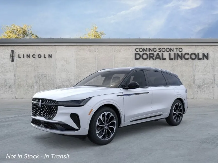 2025 Lincoln Nautilus Reserve photo 1