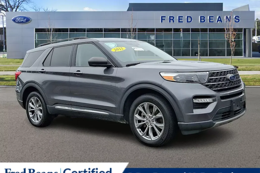 2022 Ford Explorer XLT photo 1