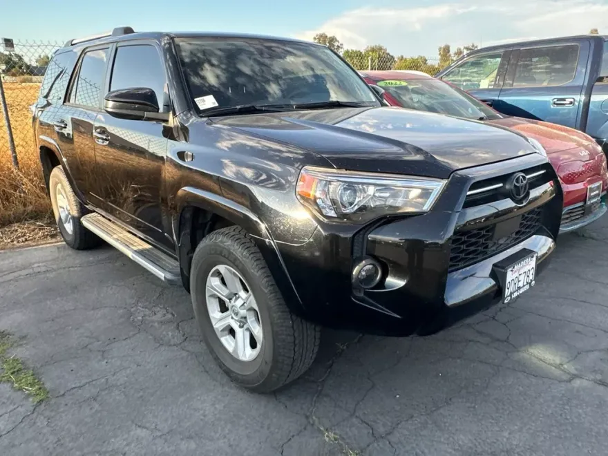 2023 Toyota 4Runner SR5 photo 1