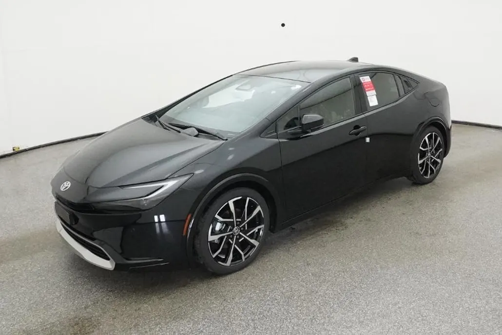 2025 Toyota Prius Plug-in Hybrid XSE photo 1