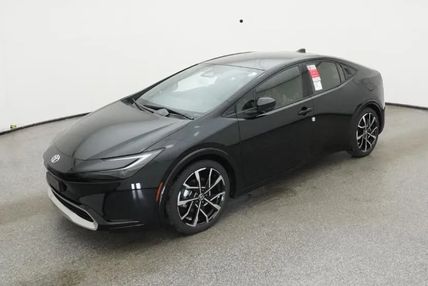 2025 Toyota Prius Plug-in Hybrid XSE photo 1