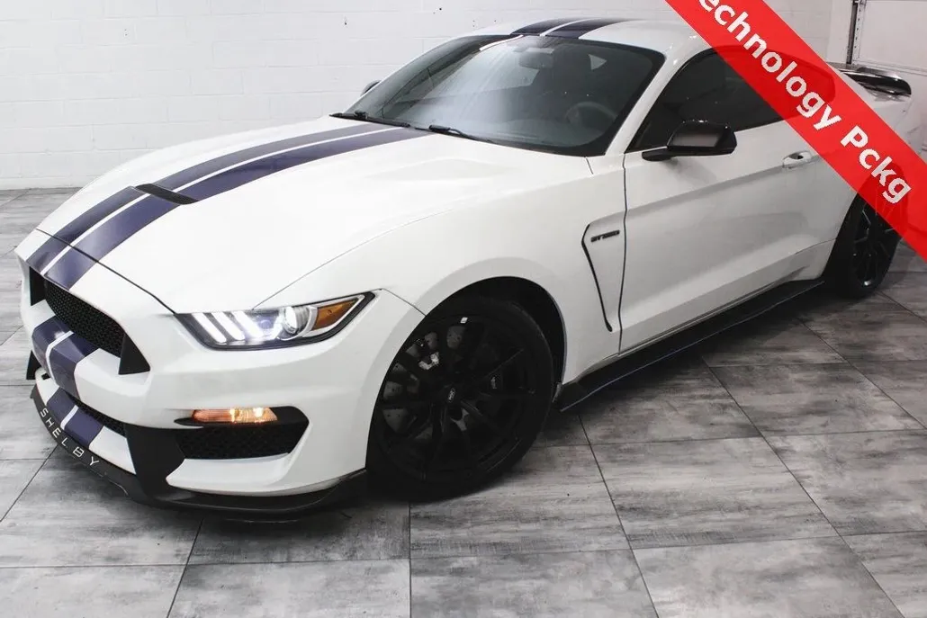 2016 Ford Mustang Shelby GT350 photo 1