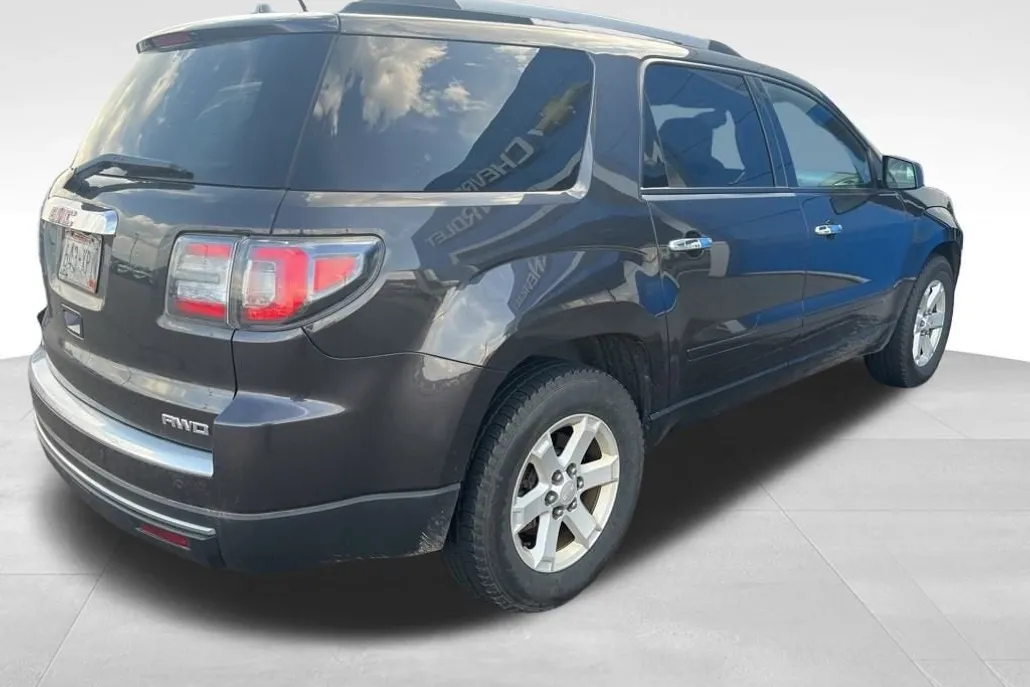2015 Gmc Acadia SLE photo 1