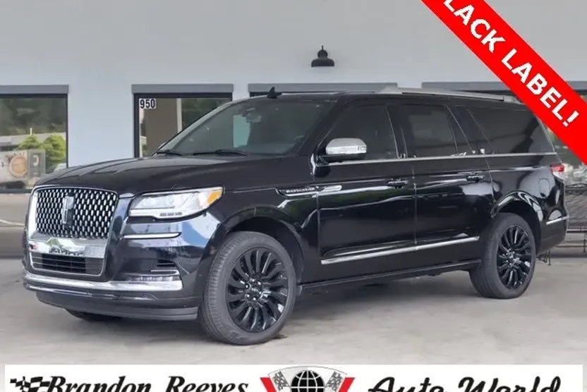 2024 Lincoln Navigator Black Label photo 1