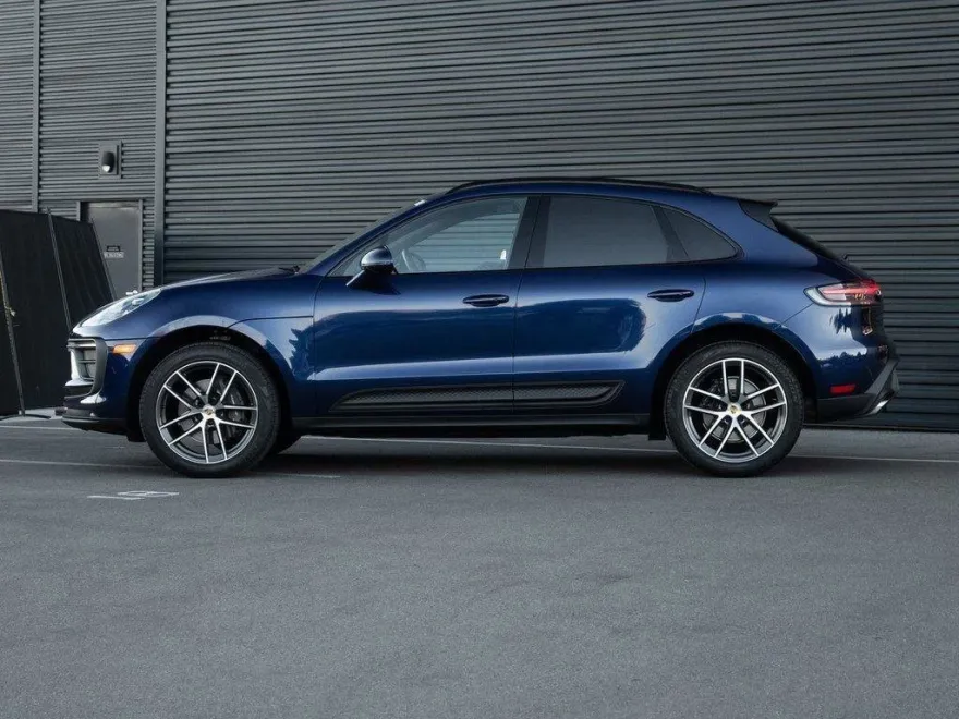 2024 Porsche Macan T photo 1