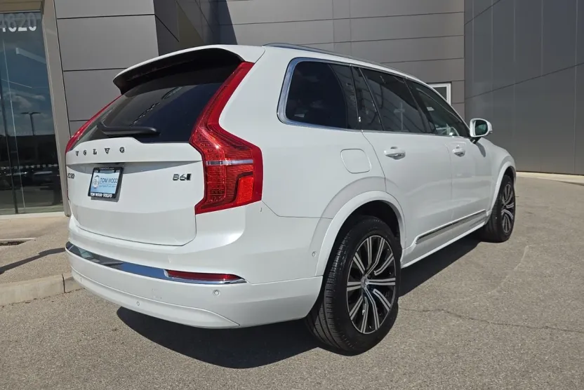 2025 Volvo XC90 Plus photo 1
