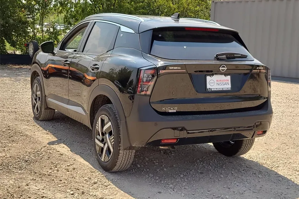 2026 Nissan Kicks SV photo 1