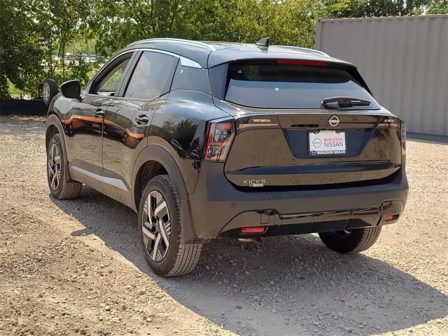 2026 Nissan Kicks SV photo 1