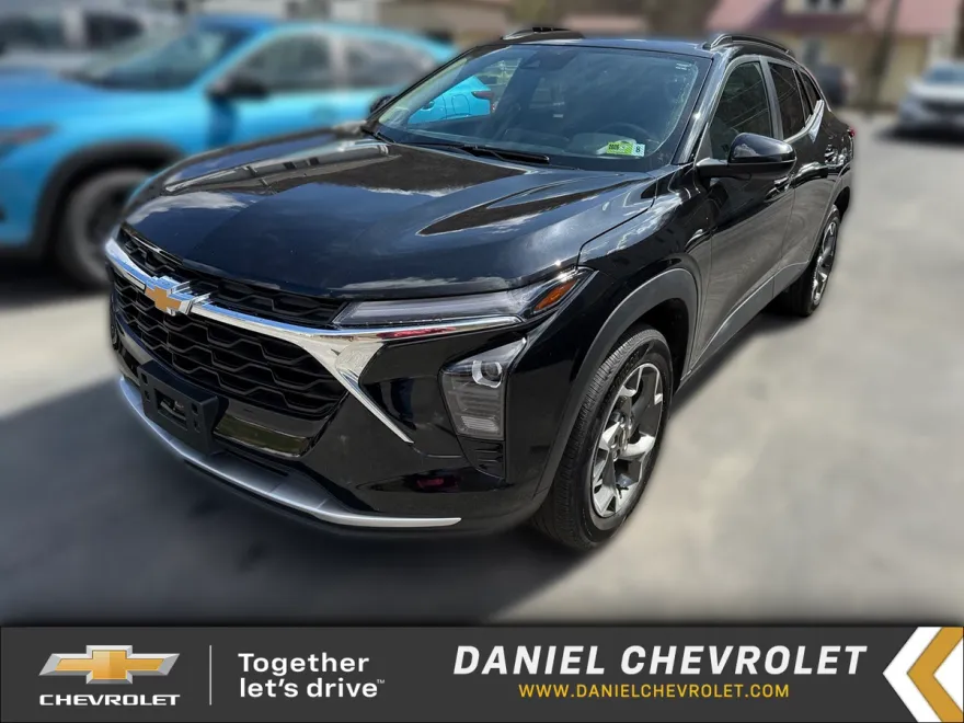2024 Chevrolet Trax LT photo 1