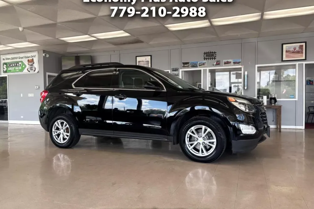 2017 Chevrolet Equinox LT photo 1