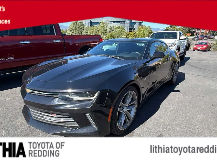 2018 Chevrolet Camaro 1LT photo 1