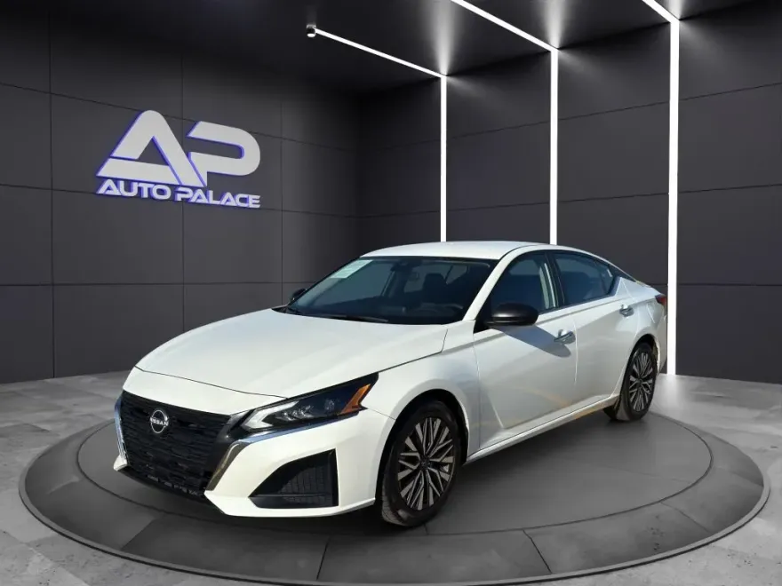 2024 Nissan Altima SV photo 1