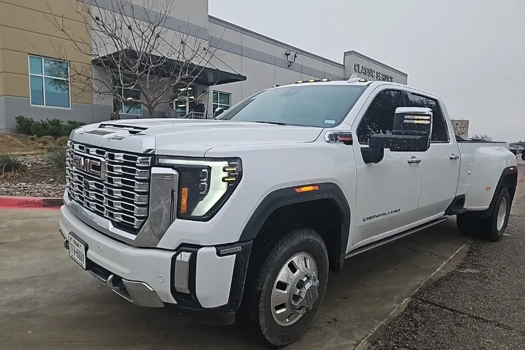 2024 Gmc Sierra 3500 HD Denali photo 1