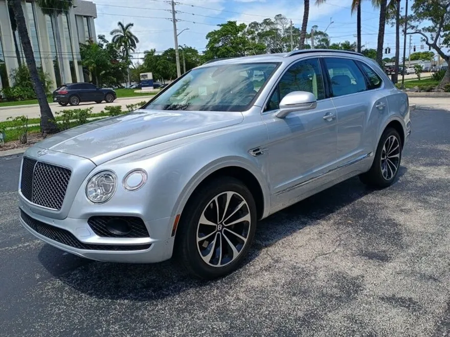 2019 Bentley Bentayga V8 photo 1