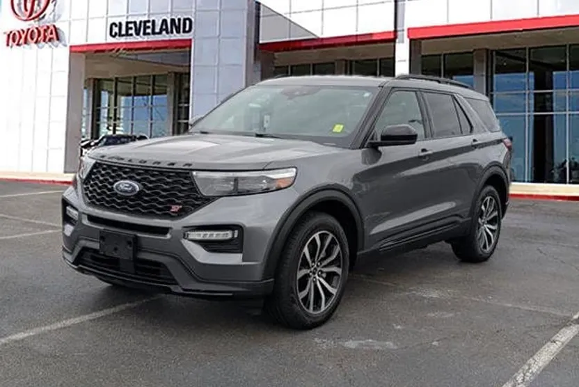 2022 Ford Explorer ST photo 1