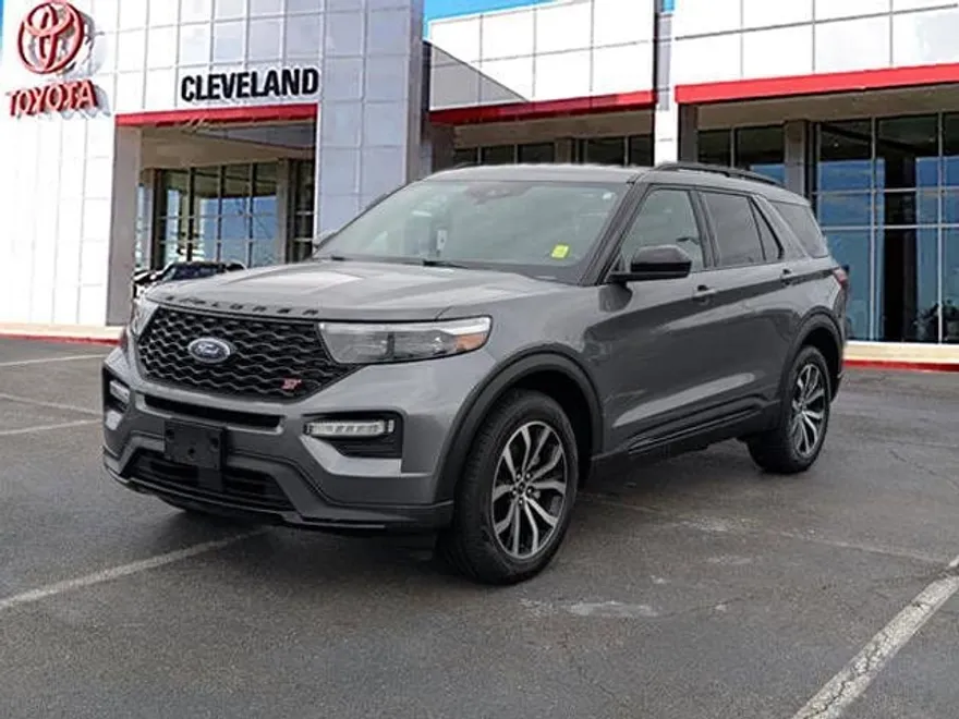 2022 Ford Explorer ST photo 1