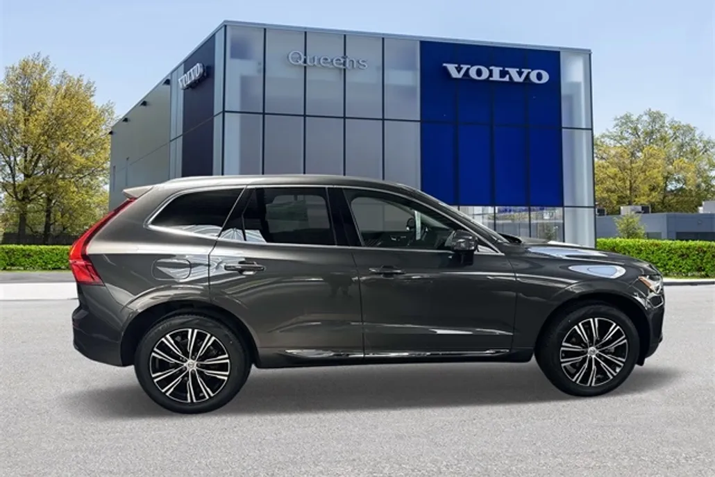 2022 Volvo XC60 B5 Inscription photo 1