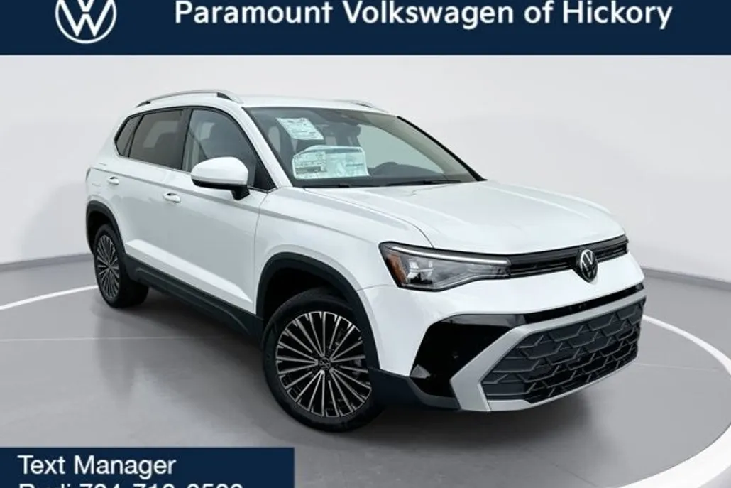 2025 Volkswagen Taos SE photo 1