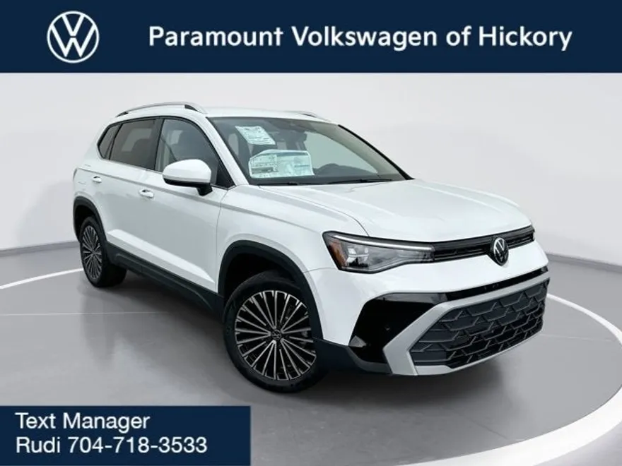 2025 Volkswagen Taos SE photo 1