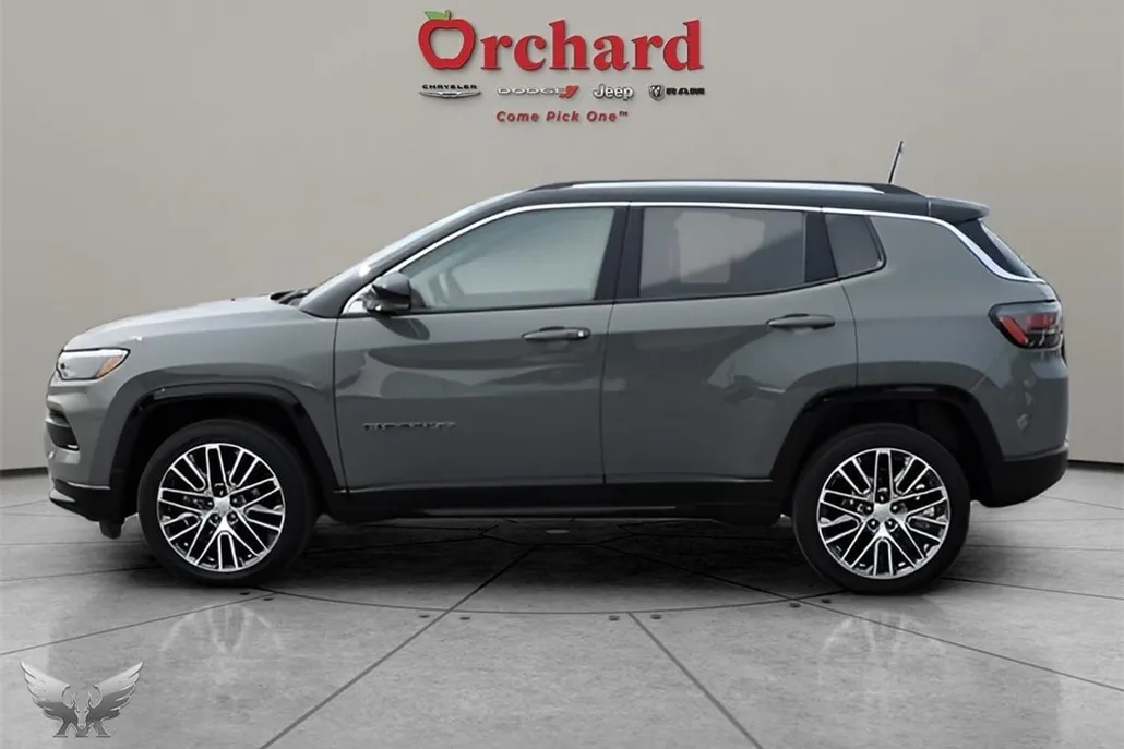 2022 Jeep Compass Limited photo 1