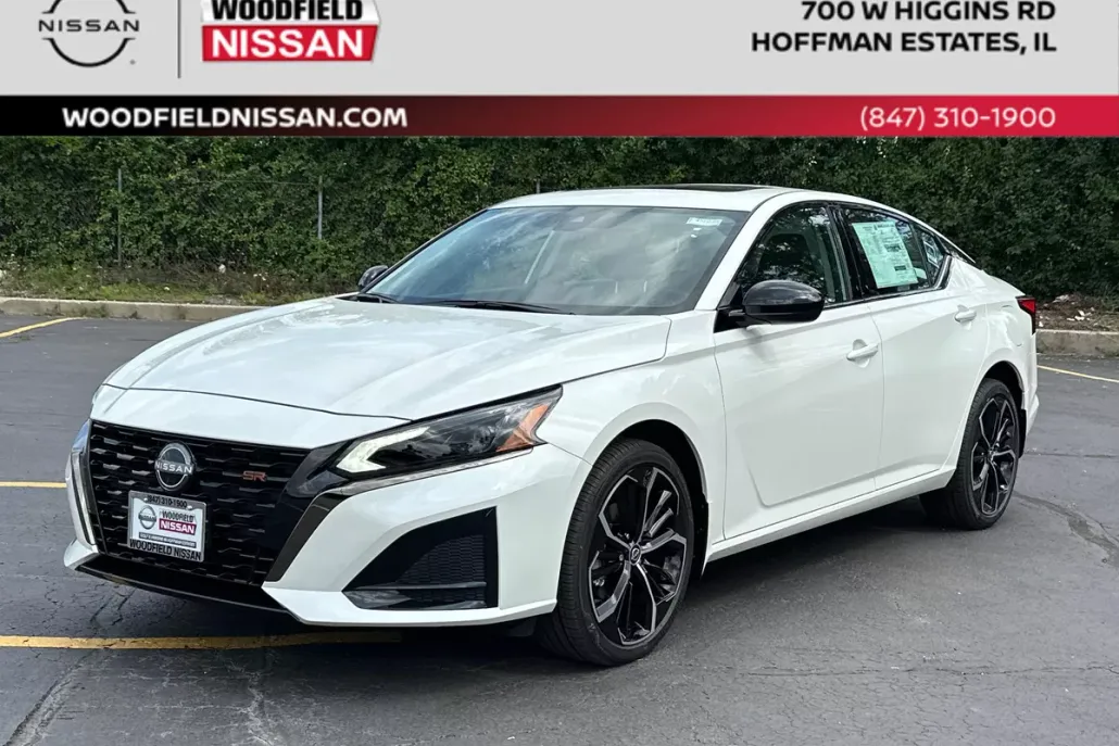2025 Nissan Altima SR photo 1