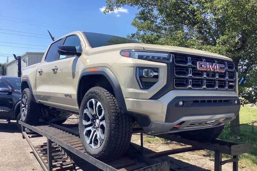 2023 Gmc Canyon AT4 photo 1