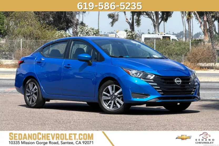 2023 Nissan Versa 1.6 SV photo 1
