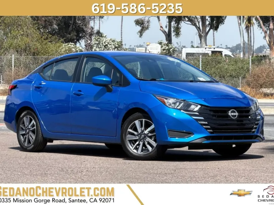 2023 Nissan Versa 1.6 SV photo 1