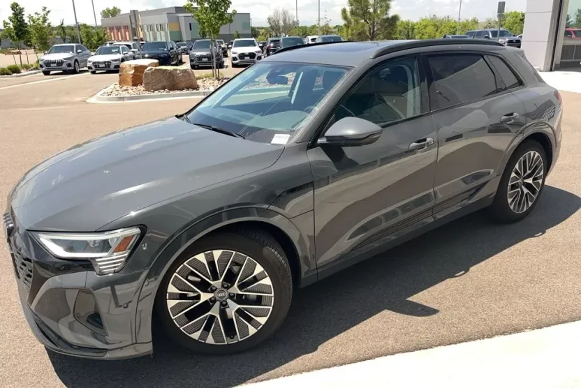 2024 Audi Q8 E-tron Premium photo 1
