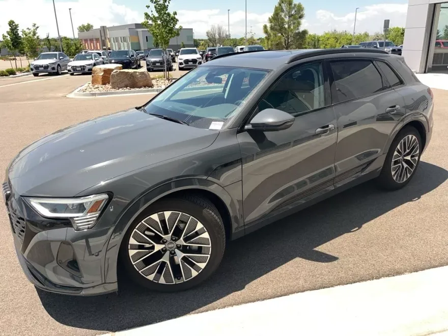 2024 Audi Q8 E-tron Premium photo 1