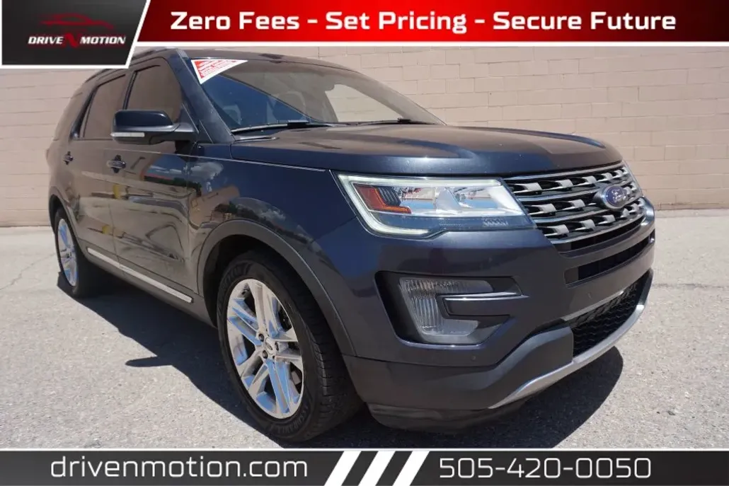 2017 Ford Explorer XLT Sport photo 1