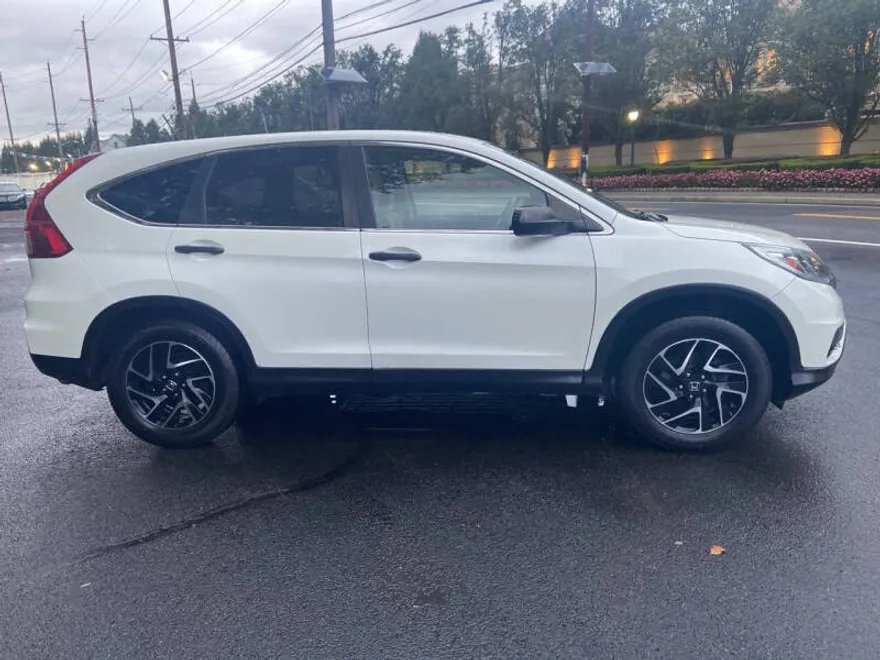 2016 Honda CR-V SE photo 1